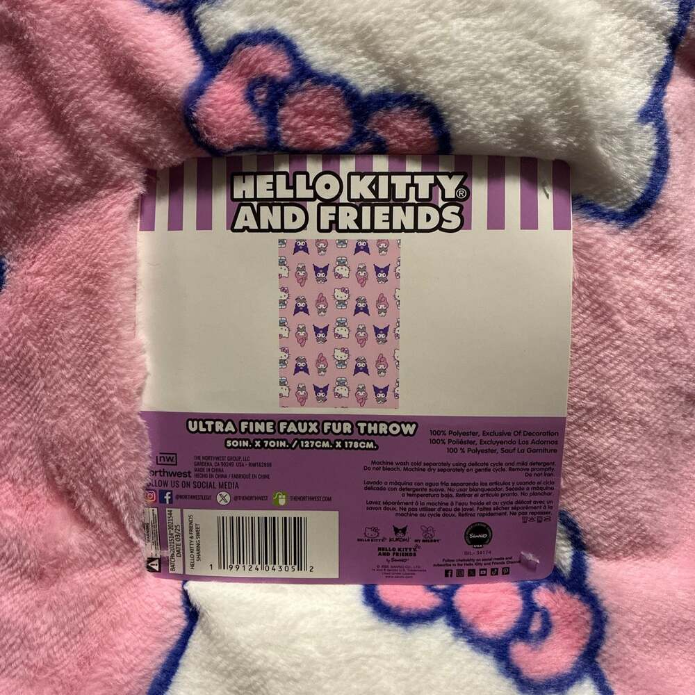 Sanrio Hello Kitty and Friends Kuromi Sharing Sweet Ultra Fine Faux Fur Throw Bl - Picture 2 of 5